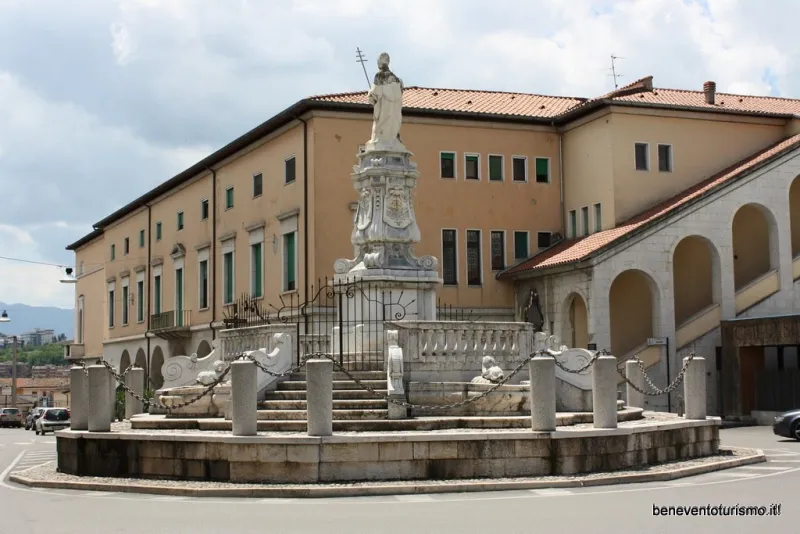 Piazza Orsini chiude ai parcheggi da giovedì 30 aprile