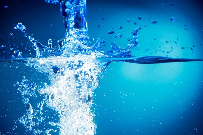 Acqua, ordinanza del sindaco: vietato lavare auto e riempire piscine