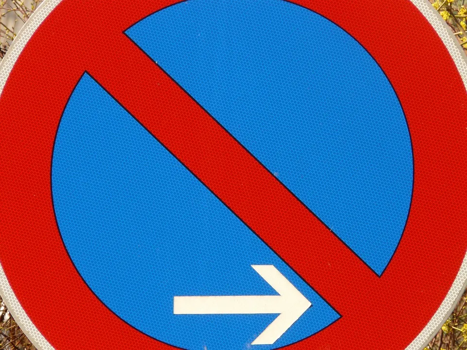 Via Annunziata chiusa sabato mattina per un'autogru al civico 11